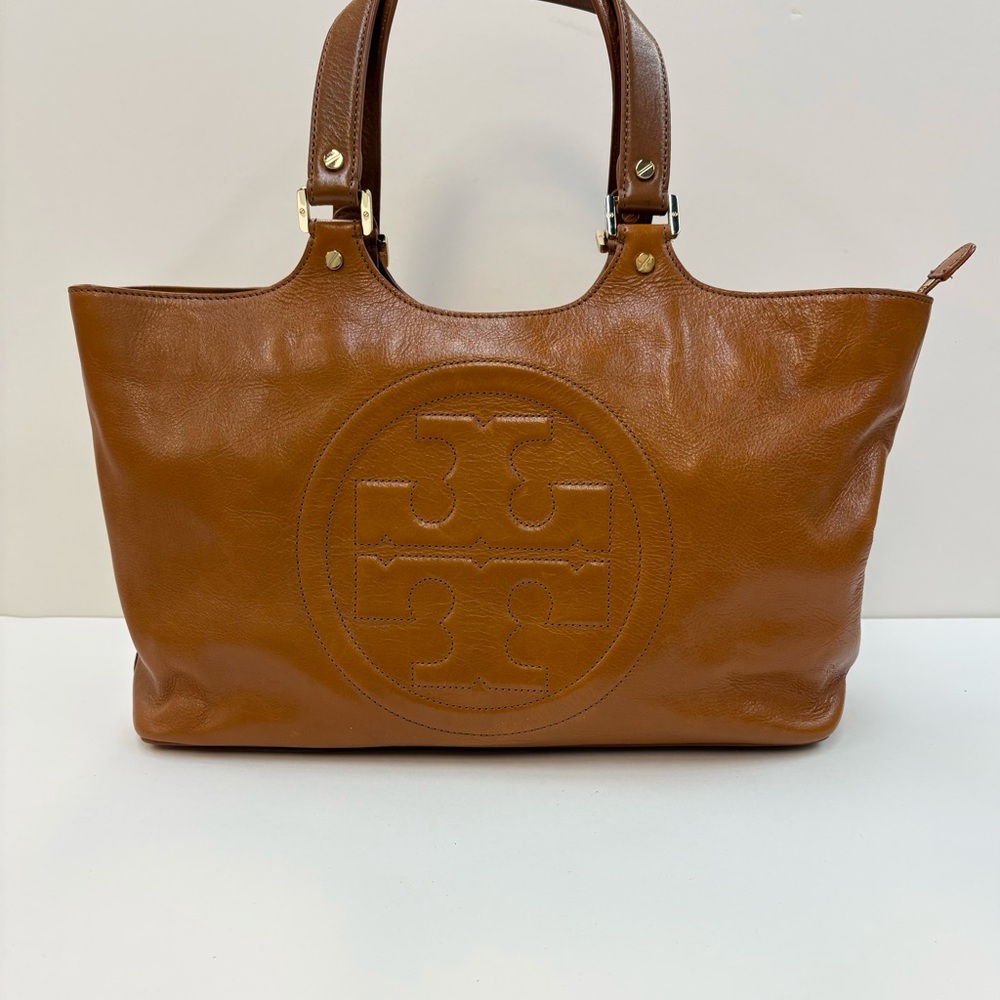 Tory Burch Bombe Leather Tote Camel Embossed Logo Medallion